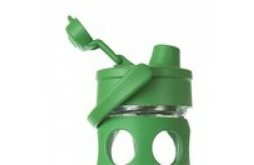 Glas-Trinkflasche, 350ml  in gras grün inkl. Silikonüberzug mit Flip Top Cap